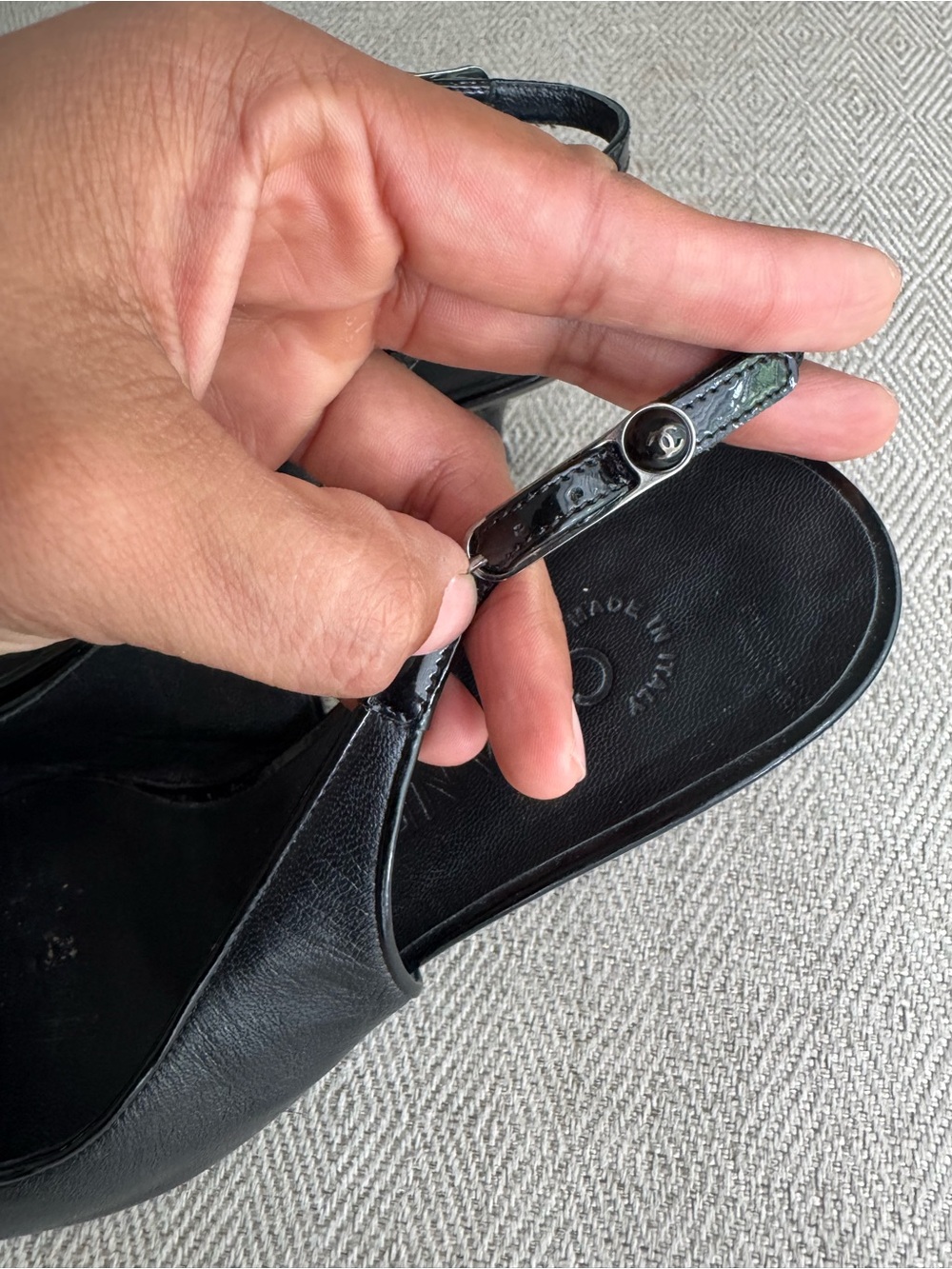 CHANEL Black Leather Pointed Slingback heels - Picture 5 of 14
